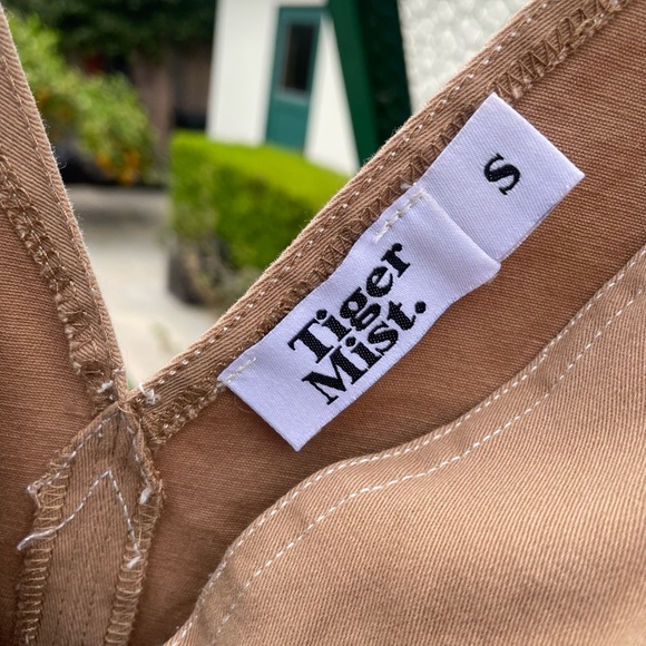 Super Cute Tiger Mist Jumpsuit! - Picture 2 of 4